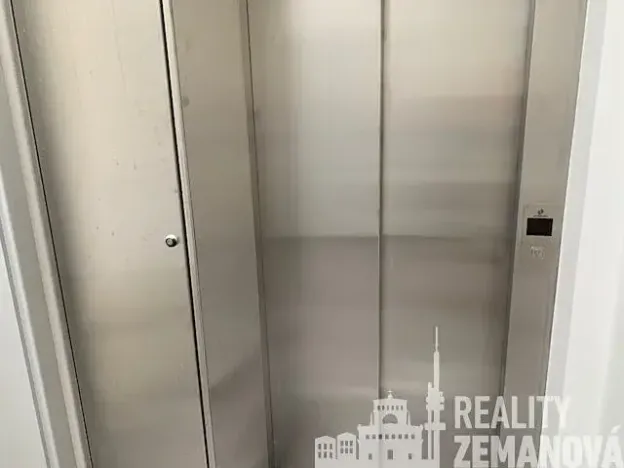 Pronájem bytu 1+kk, Praha - Malá Chuchle, Paroplavební, 22 m2