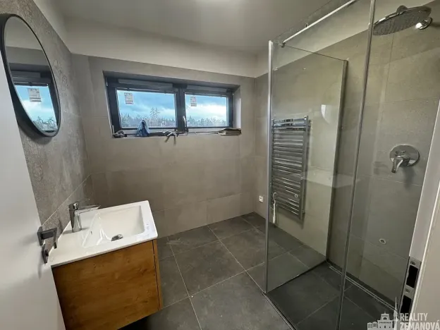 Pronájem bytu 2+kk, Jesenice, Hlavní, 47 m2