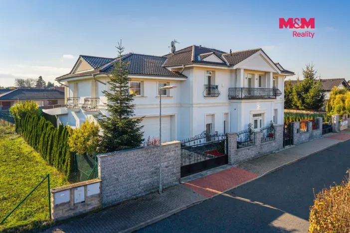 Prodej rodinného domu, Šestajovice, U Váhy, 356 m2