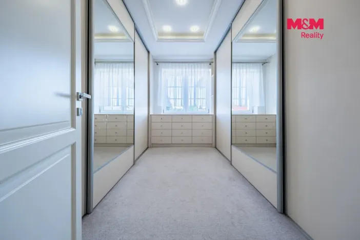 Prodej rodinného domu, Šestajovice, U Váhy, 356 m2