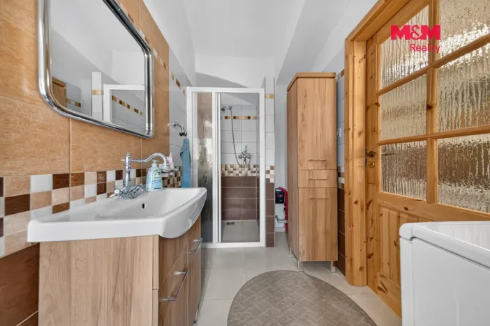 Prodej rodinného domu, Uzeničky - Černívsko, 163 m2