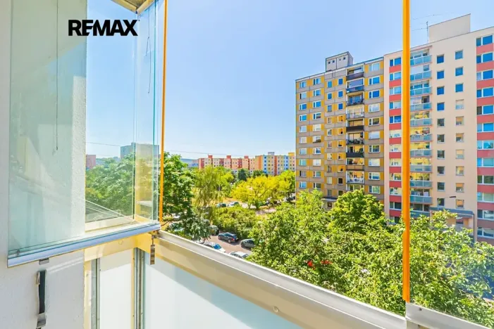 Prodej bytu 1+kk, Praha - Kamýk, Dobevská, 25 m2