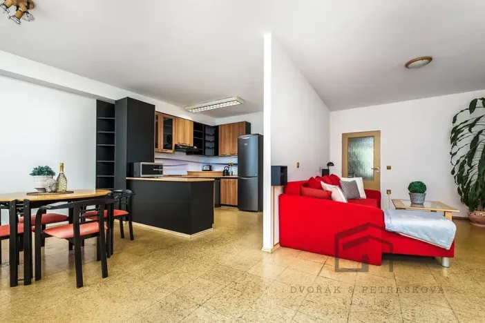 Pronájem bytu 3+kk, Praha - Černý Most, náměstí Plukovníka Vlčka, 86 m2