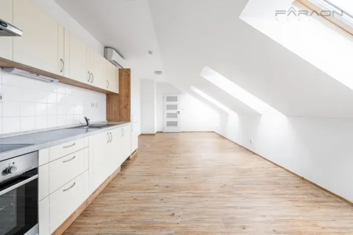 Pronájem bytu 2+kk, Dobříš, 80 m2