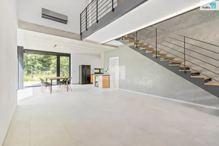 Pronájem rodinného domu, Praha - Benice, 202 m2