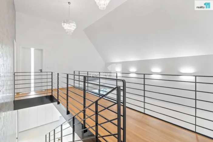 Pronájem rodinného domu, Praha - Benice, 202 m2
