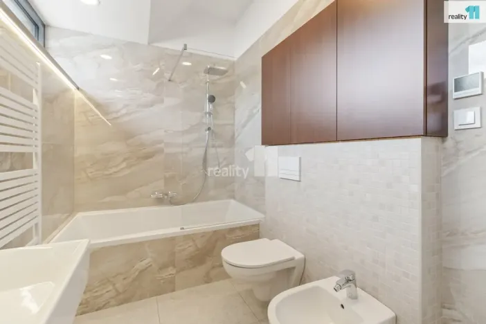 Pronájem rodinného domu, Praha - Benice, 202 m2