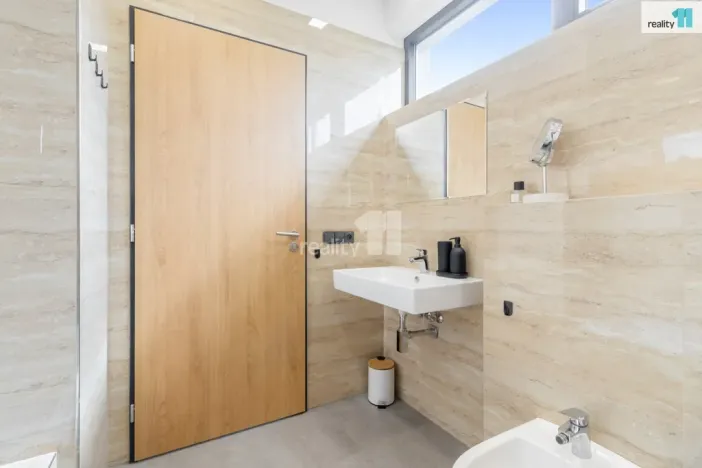 Pronájem bytu 3+kk, Praha - Benice, 105 m2