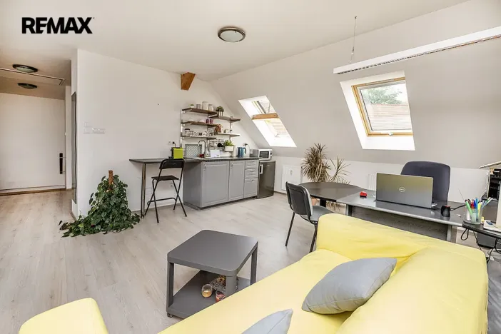 Pronájem kanceláře, Písek, Chelčického, 75 m2