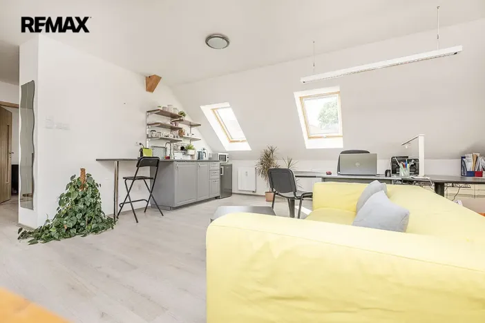 Pronájem kanceláře, Písek, Chelčického, 75 m2