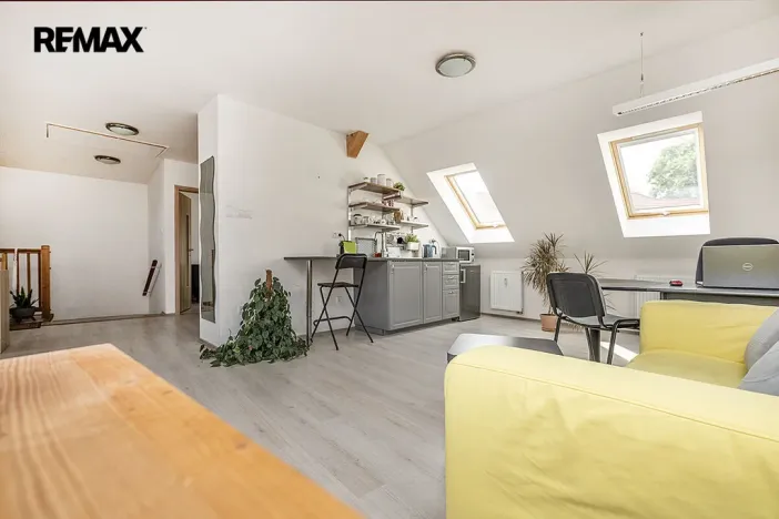 Pronájem kanceláře, Písek, Chelčického, 75 m2