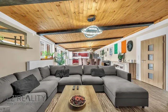 Prodej komerční nemovitosti, Pečky, 345 m2
