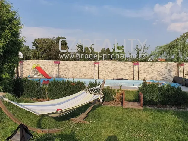 Prodej komerční nemovitosti, Pečky, 345 m2