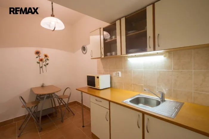Pronájem kanceláře, Hradec Králové - Slezské Předměstí, Bieblova, 16 m2