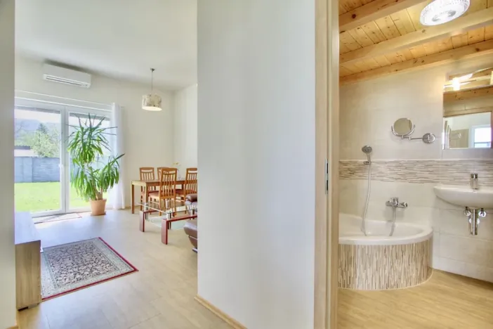 Pronájem bytu 2+kk, Dobřichovice, Anglická, 50 m2