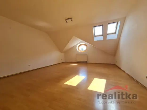 Pronájem bytu 2+kk, Opava - Předměstí, Vyhlídalova, 62 m2