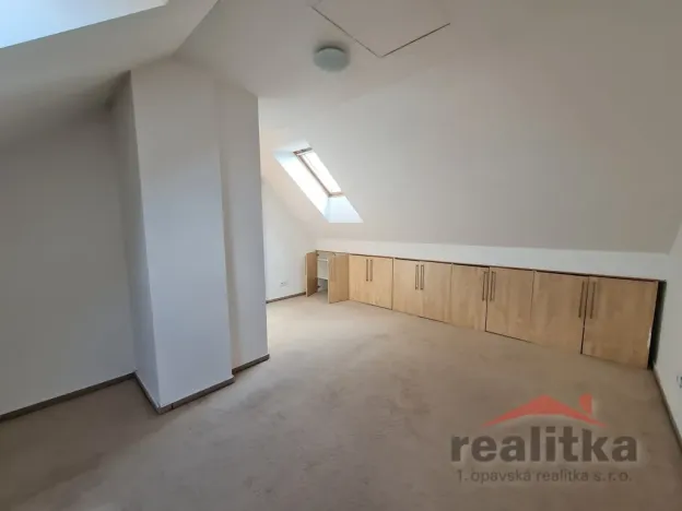 Pronájem bytu 2+kk, Opava - Předměstí, Vyhlídalova, 62 m2
