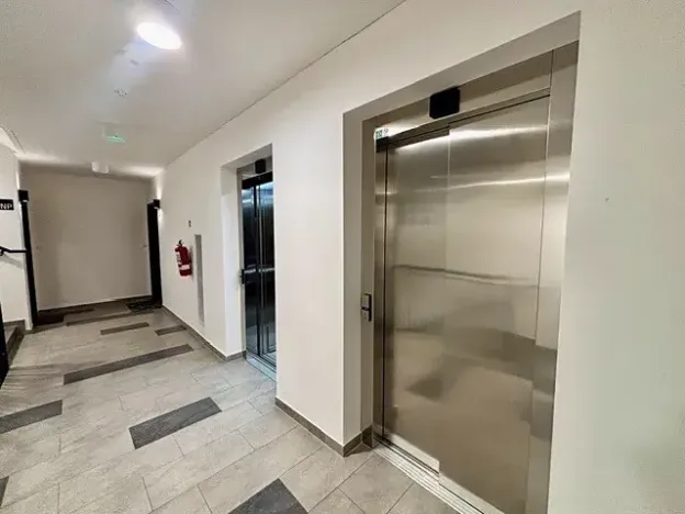 Pronájem bytu 2+kk, Praha - Vysočany, Pod Harfou, 53 m2