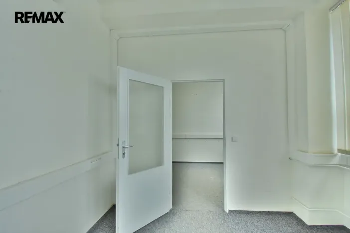 Pronájem kanceláře, Hradec Králové - Slezské Předměstí, Bratří Štefanů, 16 m2