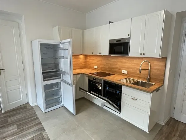 Pronájem bytu 3+kk, Praha, Bubenečská, 80 m2
