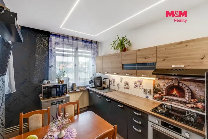 Prodej bytu 2+1, Králův Dvůr - Karlova Huť, Na Louce, 68 m2