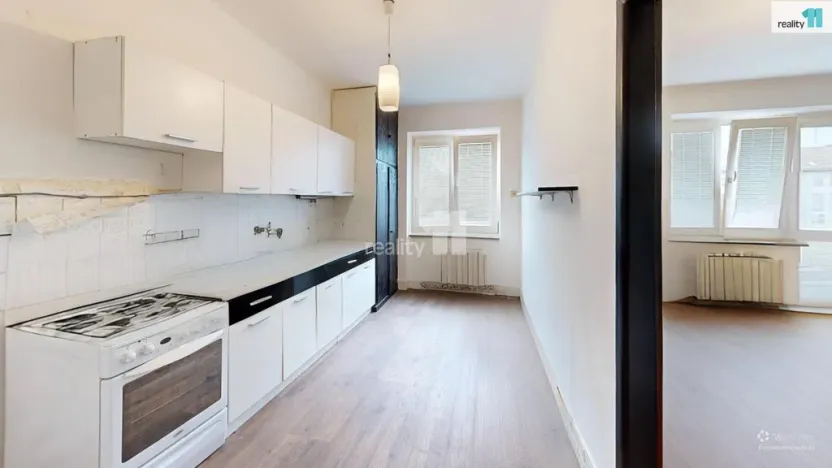 Prodej bytu 2+1, Pardubice - Zelené Předměstí, náměstí Dukelských hrdinů, 57 m2