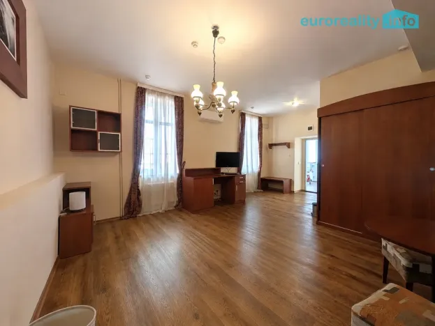 Pronájem obchodního prostoru, Plzeň, Zbrojnická, 30 m2