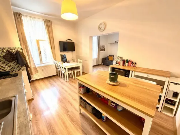 Pronájem bytu 2+kk, Praha - Břevnov, Bělohorská, 38 m2