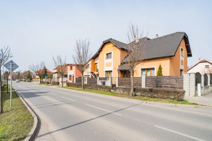 Prodej bytu 4+1, Unhošť, Křivoklátská, 146 m2