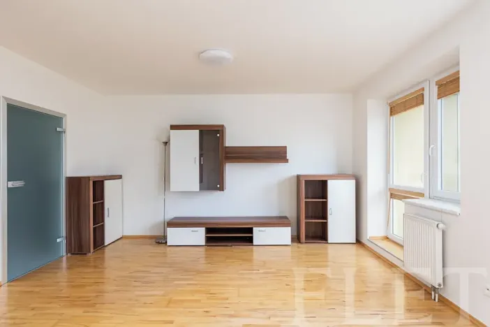 Pronájem bytu 1+kk, Praha - Horní Měcholupy, Boloňská, 36 m2