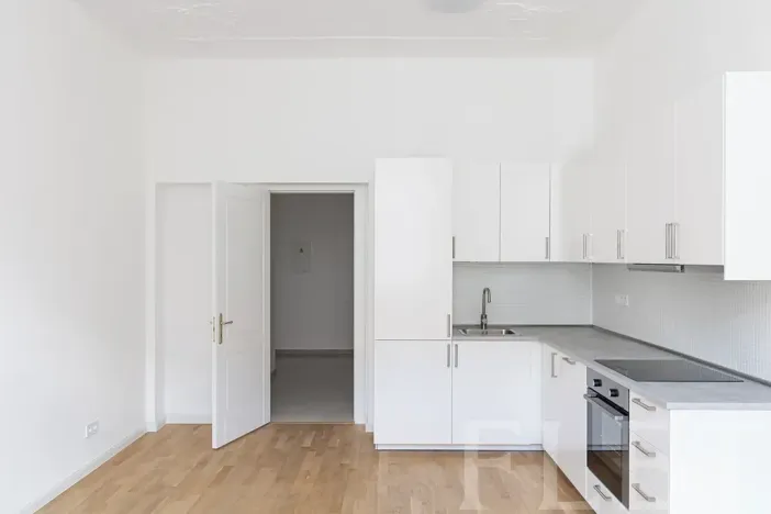 Pronájem bytu 1+kk, Praha - Bubeneč, Ovenecká, 33 m2