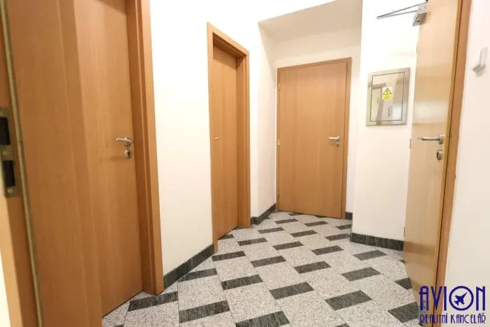 Pronájem kanceláře, Praha - Smíchov, Bozděchova, 38 m2