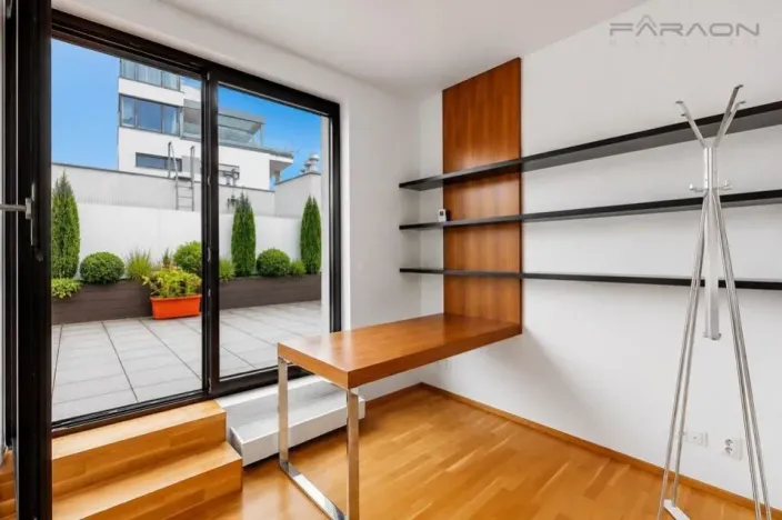 Pronájem bytu 3+kk, Praha - Vinohrady, Korunní, 146 m2