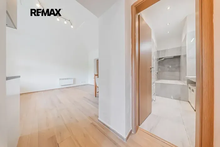 Prodej bytu 2+kk, Hostivice, Čsl. armády, 43 m2