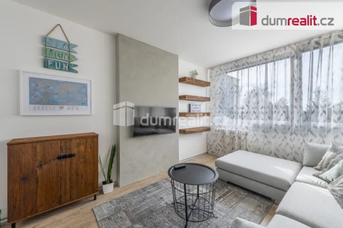 Pronájem bytu 2+kk, Praha - Prosek, Pískovcová, 50 m2