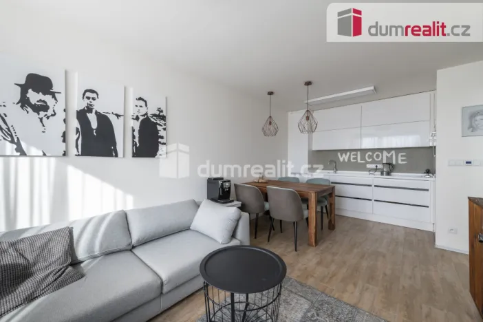 Pronájem bytu 2+kk, Praha - Prosek, Pískovcová, 50 m2