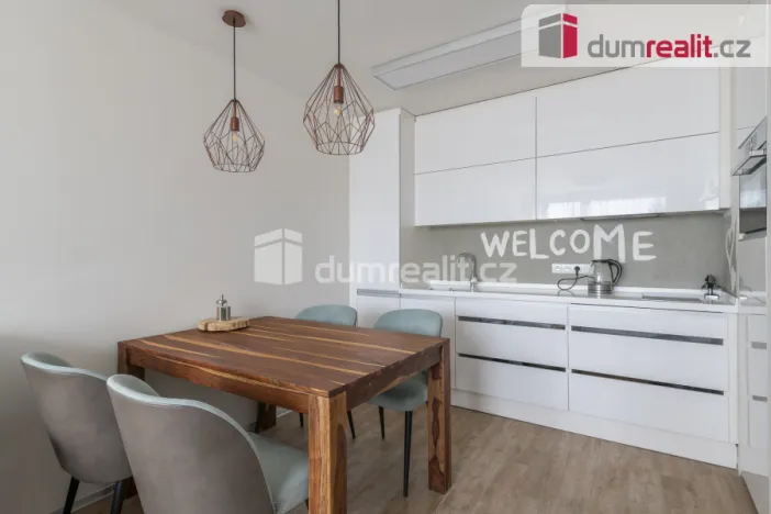 Pronájem bytu 2+kk, Praha - Prosek, Pískovcová, 50 m2