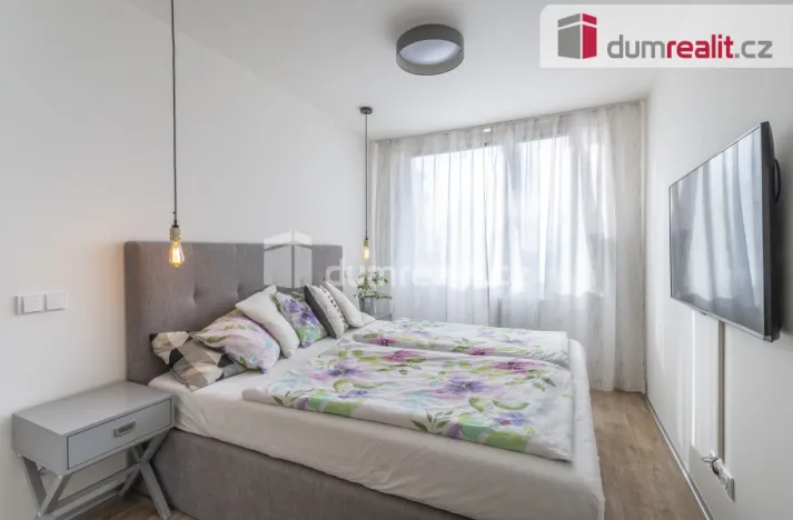 Pronájem bytu 2+kk, Praha - Prosek, Pískovcová, 50 m2