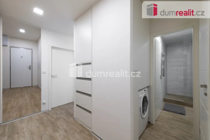 Pronájem bytu 2+kk, Praha - Prosek, Pískovcová, 50 m2