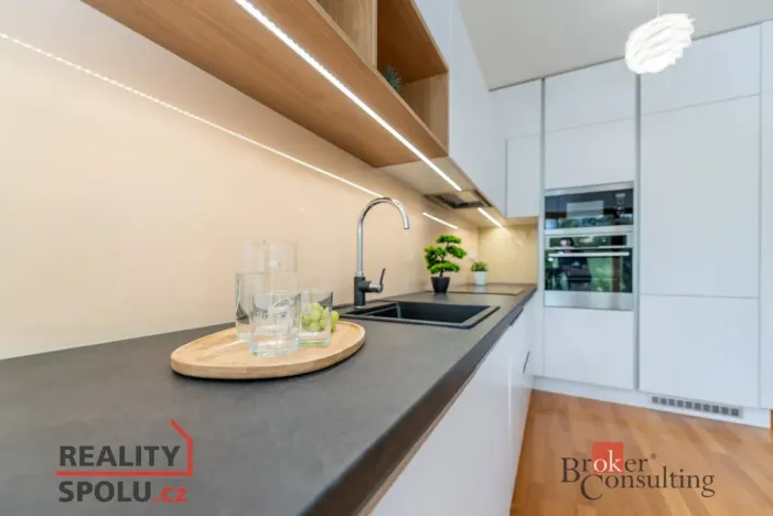Pronájem bytu 3+kk, Praha - Karlín, Za Karlínským přístavem, 89 m2