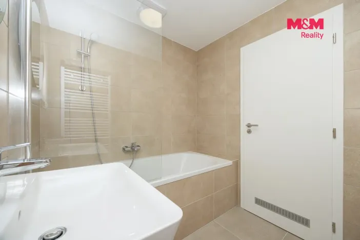 Pronájem bytu 3+kk, Pardubice, U Sportovní školy, 82 m2