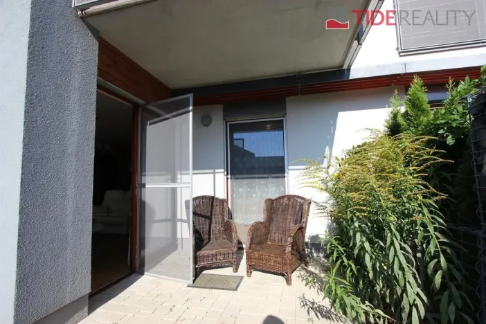 Pronájem bytu 2+kk, Praha - Uhříněves, V bytovkách, 60 m2