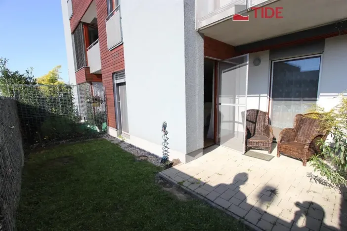 Pronájem bytu 2+kk, Praha - Uhříněves, V bytovkách, 60 m2