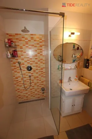 Pronájem bytu 2+kk, Praha - Uhříněves, V bytovkách, 60 m2