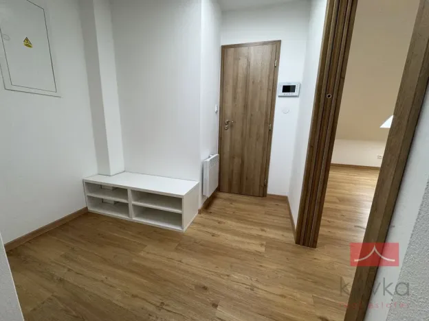 Pronájem bytu 2+kk, Humpolec, Dolní náměstí, 61 m2