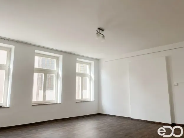 Pronájem bytu 2+1, Jindřichův Hradec, nám. Míru, 97 m2