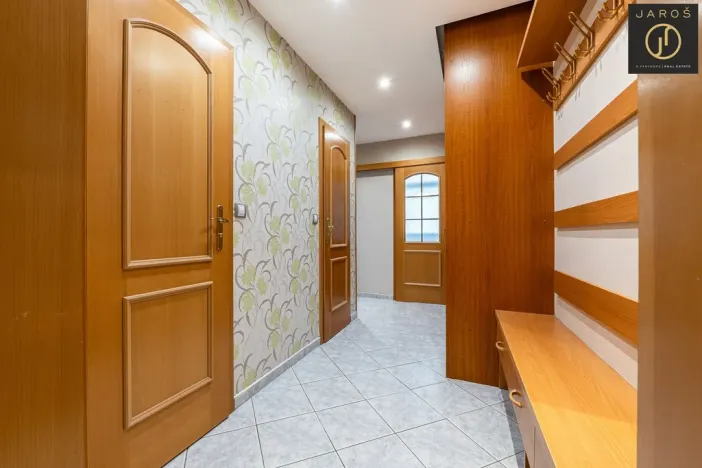 Prodej bytu 3+1, Praha - Kobylisy, Jelínkova, 61 m2