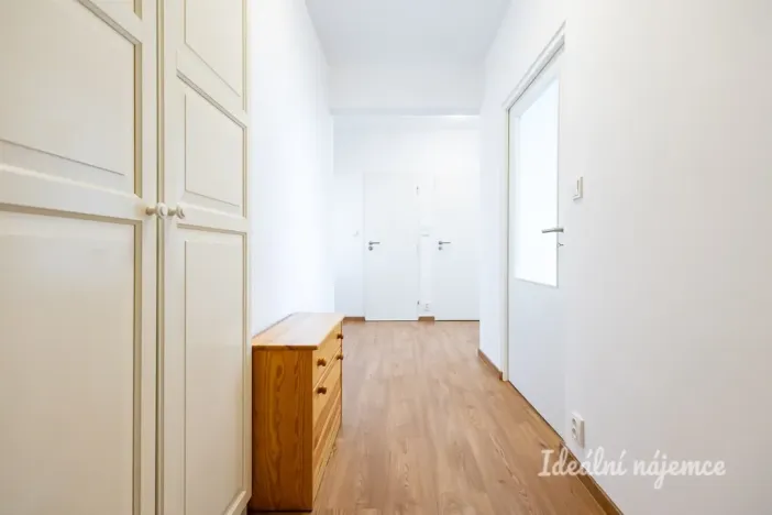 Pronájem bytu 2+1, Praha - Vršovice, Kubánské náměstí, 58 m2