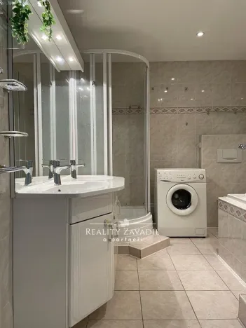 Pronájem bytu 3+1, Praha - Střížkov, Vysočanská, 74 m2
