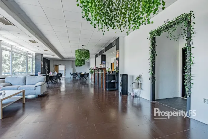 Prodej obchodního prostoru, Český Těšín, Kysucká, 1500 m2